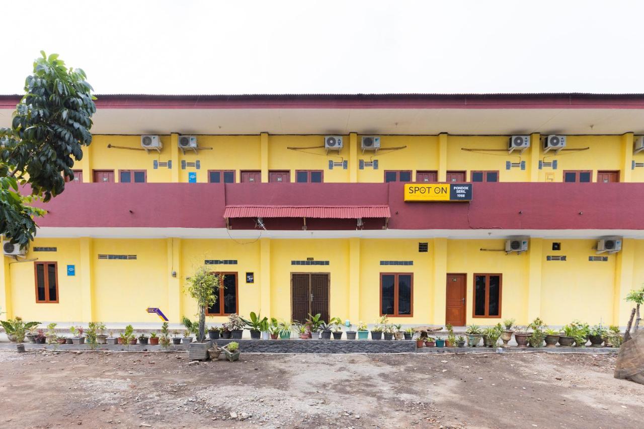 Spot On Oyo 1988 Pondok Seril Syariah Makasar Exteriér fotografie